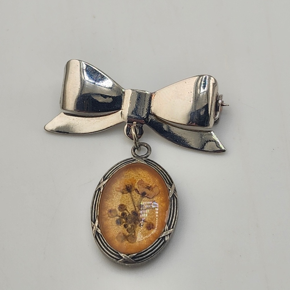 Vintage Silver Tone Bow Brooch with Dried Flower Oval Dangle Pin‎
